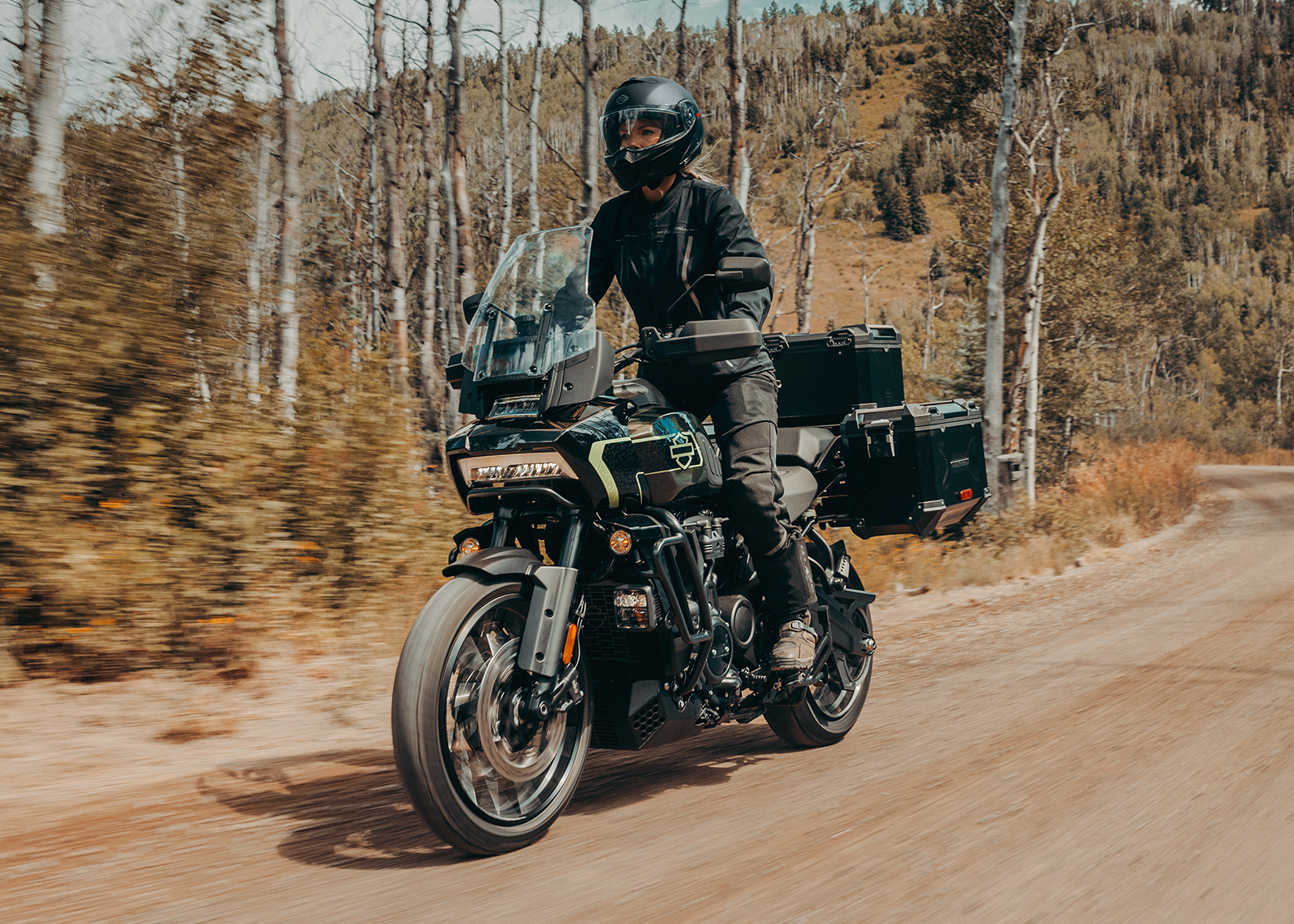 2026-pan-america-1250-limited-riding-ls-1